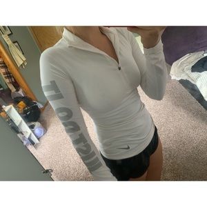 NIKE PRO Long Sleeve